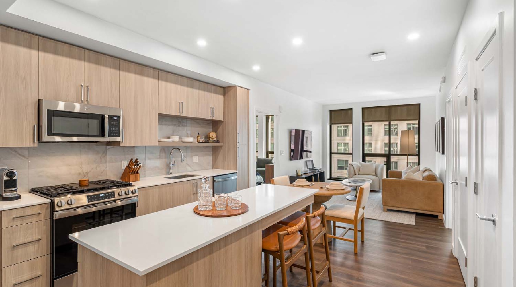 Modern kitchens in luxurious apartments in Reston Station